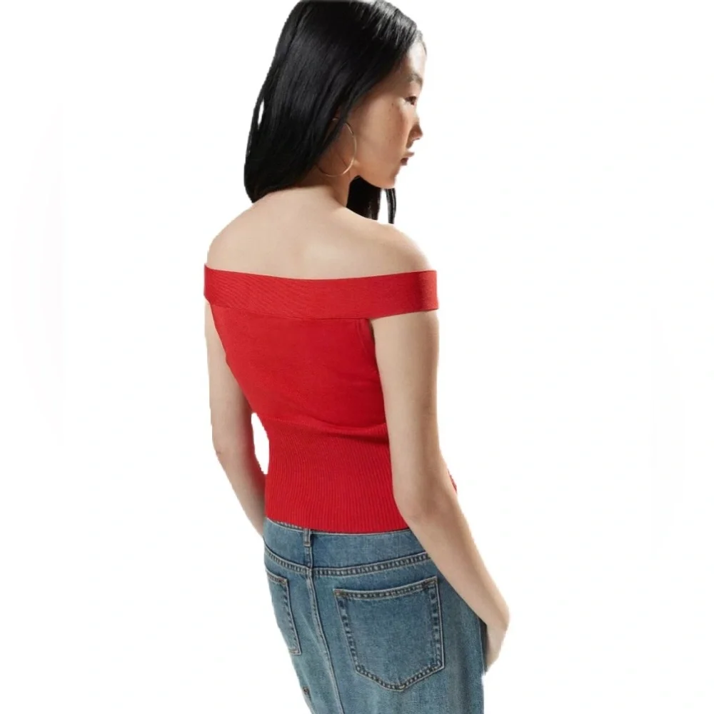 NWT Silence + Noise Red Off-Shoulder Top Size S